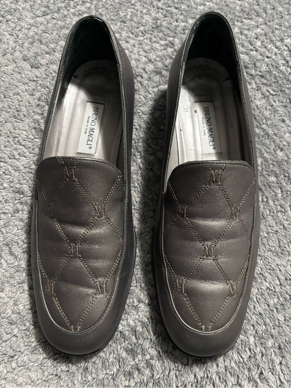 Bruno Magli Women’s Grey Leather Loafers Size 8